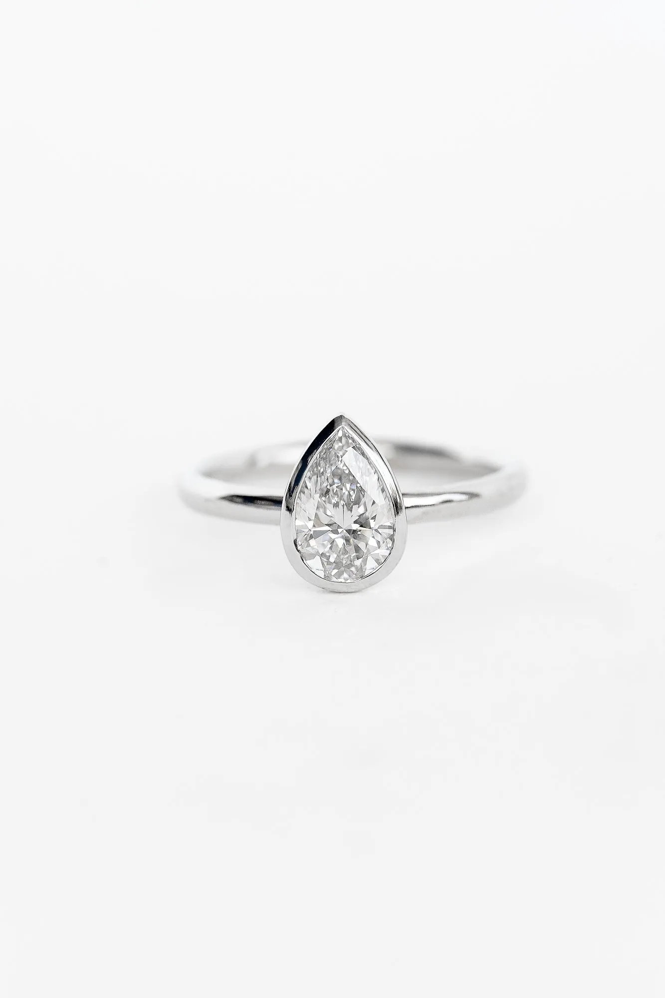 Pear Aura Ring with 1.16ct Lab Diamond