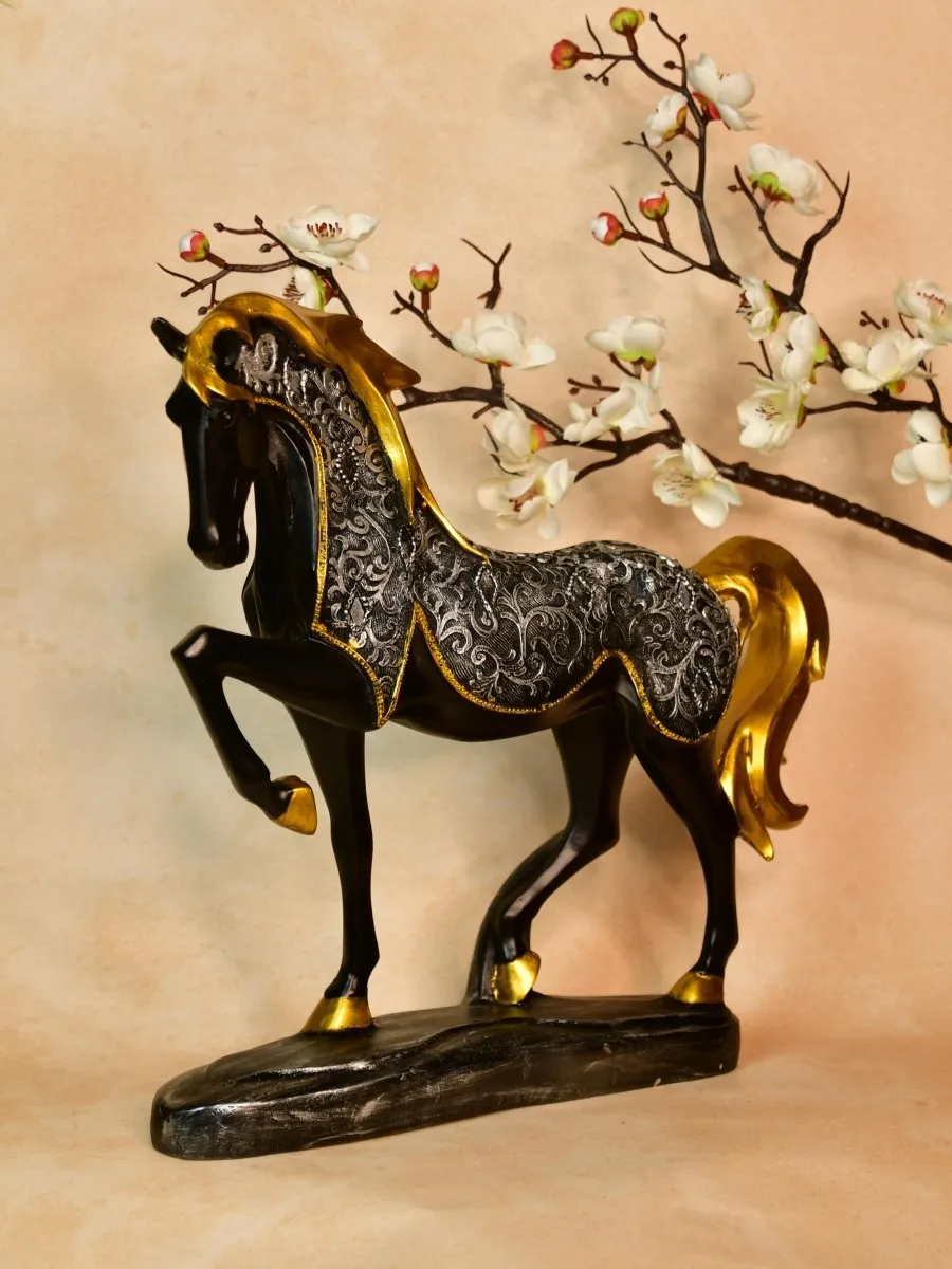 Sowpeace Resin Stallion Showpiece